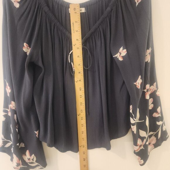 Billabong Floral Off the Shoulder Long Sleeve Top Light It Up Black Large NEW - Picture 12 of 14